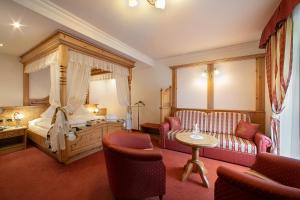 Quadruple Room room in Hotel Alpenrose