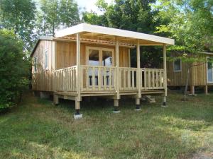 Campings CAMPING LES GRAVES - Cabane TITHOME : Chalet 1 Chambre