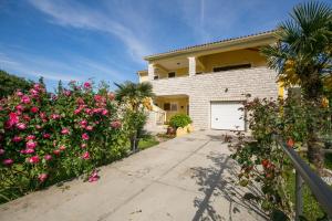 Apartment Bratti 