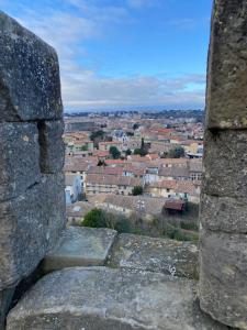 B&B / Chambres d'hotes Demeure Saint Louis Historic manor, City 700m, parking,A C,Clim,WIFI, heated pool, city view : photos des chambres