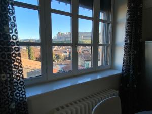 B&B / Chambres d'hotes Demeure Saint Louis Historic manor, City 700m, parking,A C,Clim,WIFI, heated pool, city view : photos des chambres
