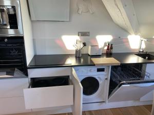 B&B / Chambres d'hotes Demeure Saint Louis Historic manor, City 700m, parking,A C,Clim,WIFI, heated pool, city view : photos des chambres