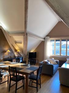 B&B / Chambres d'hotes Demeure Saint Louis Historic manor, City 700m, parking,A C,Clim,WIFI, heated pool, city view : photos des chambres