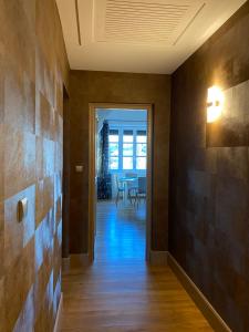 B&B / Chambres d'hotes Demeure Saint Louis Historic manor, City 700m, parking,A C,Clim,WIFI, heated pool, city view : photos des chambres