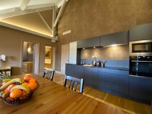 B&B / Chambres d'hotes Demeure Saint Louis Historic manor, City 700m, parking,A C,Clim,WIFI, heated pool, city view : photos des chambres