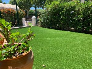 3 Bedroom apartment with private garden next to the beach La Siesta