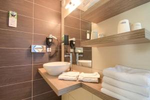 Hotels Sure Hotel by Best Western Reims Nord : Grande Chambre Familiale