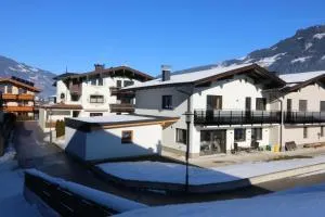 Apart Christof - 施文道