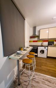 Modern Flat - Leicester City Centre, Sleeps 4 Free WIFI