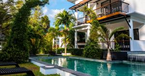 Aqua Suites