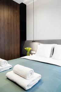 HOUSEHOST Apartment: Miodowa 4230 Street