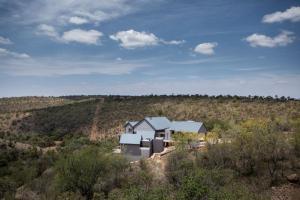 Elements Sunrise Bush Lodge