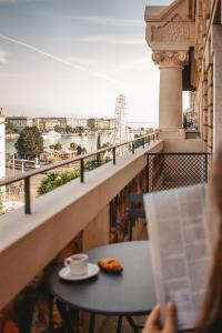 Superior Twin Room with Bath and Balcony room in Hôtel Longemalle