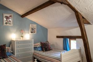 Maisons de vacances Lavender House - Traditional stone house oozing charm and character : photos des chambres