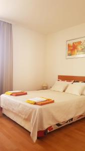 Holiday apartment; pool; near beach Efir Complex