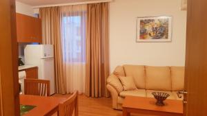 Holiday apartment; pool; near beach Efir Complex