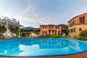 Melograno Farmhouse, ROMANTIC FARMHOUSE VILLA WITH PRIVATE INFINITY POOL AND GREAT VIEWS IN LUCCA - 皮亚吉里