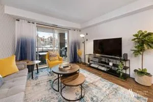 Chic Retreat, Modern, Pool, Hot Tub, Gym - Panorama