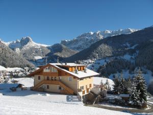 Apartments Etruska Gabriela - 3hvězdičkové hotely ve městě Santa Cristina in Val Gardena