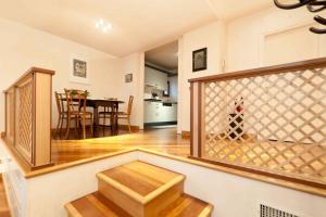 Elegant apartment with LIFT in historical 1600 Palace, a few min walk from San Marco Square