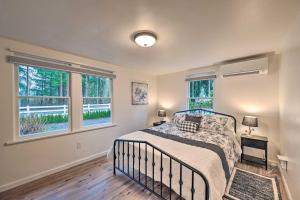 2-Acre Farmhouse in Redmond w Deck & Grill!