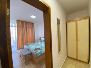 One bedroom apartment in Anita pool view