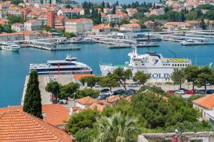 MODERN APARTMENT WITH SEA VIEW