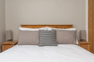 51 Main Avenue Luxurious Modern York House with Garden & Parking Pass the Keys