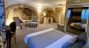 Hotels Hotel des Augustins : photos des chambres