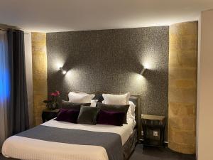 Hotels Hotel des Augustins : photos des chambres