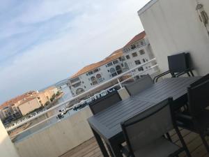 Appartements T2 vue mer Mezzanine les Quilles Sete : photos des chambres