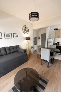 "El Farolito Apartment"