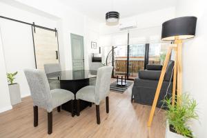 "El Farolito Apartment"