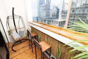 "El Farolito Apartment"