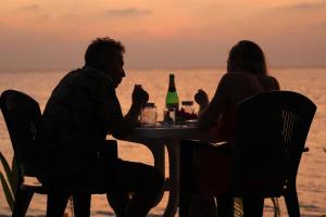 Thoddoo Sun Sky Inn, Maldives