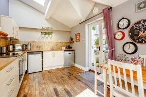Cottage room in Broadrock Accommodation - Clock Cottage & The Loft