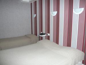 Triple Room room in Hôtel - Restaurant Saint Jacques