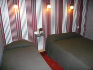 Hotels Hotel - Restaurant Saint Jacques : photos des chambres