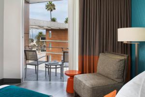Ocean View with King Bed room in Shore Hotel