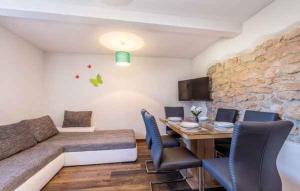 Holiday home in SvetiVidDobrinjski 5A - Insel Krk 42200