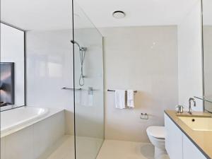 Circle on Cavill - Hosted by Coastal Letting Co.