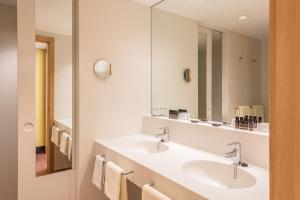 Double Room with Sea View and Extra Bed room in Almadraba Park Hotel