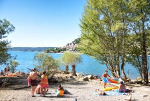 Campings Camping Rives du Lac de Sainte Croix : photos des chambres