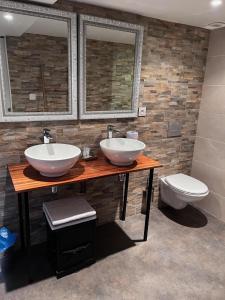Hotels L'hostellerie de Sevremont : photos des chambres