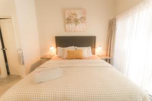 MARGARET FOREST RETREAT Apartment 129 - Located within Margaret Forest, in the heart of the town centre of Margaret River, spa apartment!