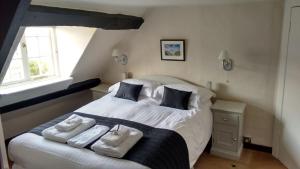 Standard Double Room room in Dragon Inn
