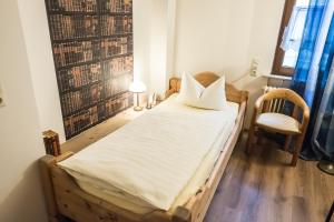 Single Room with Private Bathroom room in Marktplatzhotel - Restaurant Tafelspitz