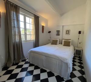 Villas Holiday Home Villa St Arnoux : photos des chambres