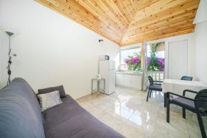 Apartment and Room Stefanija