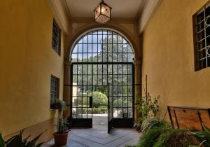 Casa Beatrice, an Apartment with Private Garden inside the Walls of Lucca